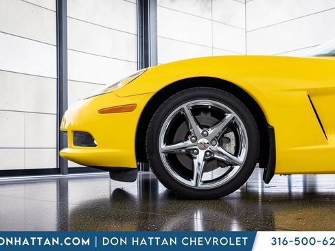 Used 2012 Chevrolet Corvette Coupe w/ 2LT Preferred Equipment Group RWD image 27