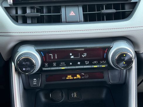 Used 2024 Toyota RAV4 XLE w/ Convenience Package image 18