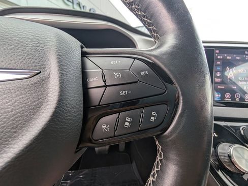 Used 2020 Chrysler Pacifica Touring-L w/ Advanced Safetytec Group image 22