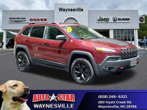 Used 2018 Jeep Cherokee Trailhawk w/ Quick Order Package 27L AWD/4WD image 1