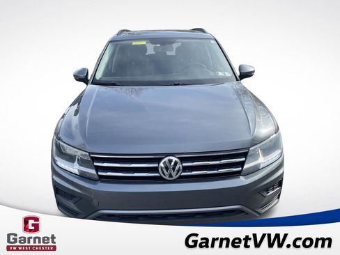 Used 2018 Volkswagen Tiguan SE w/ Panoramic Sunroof Package image 6