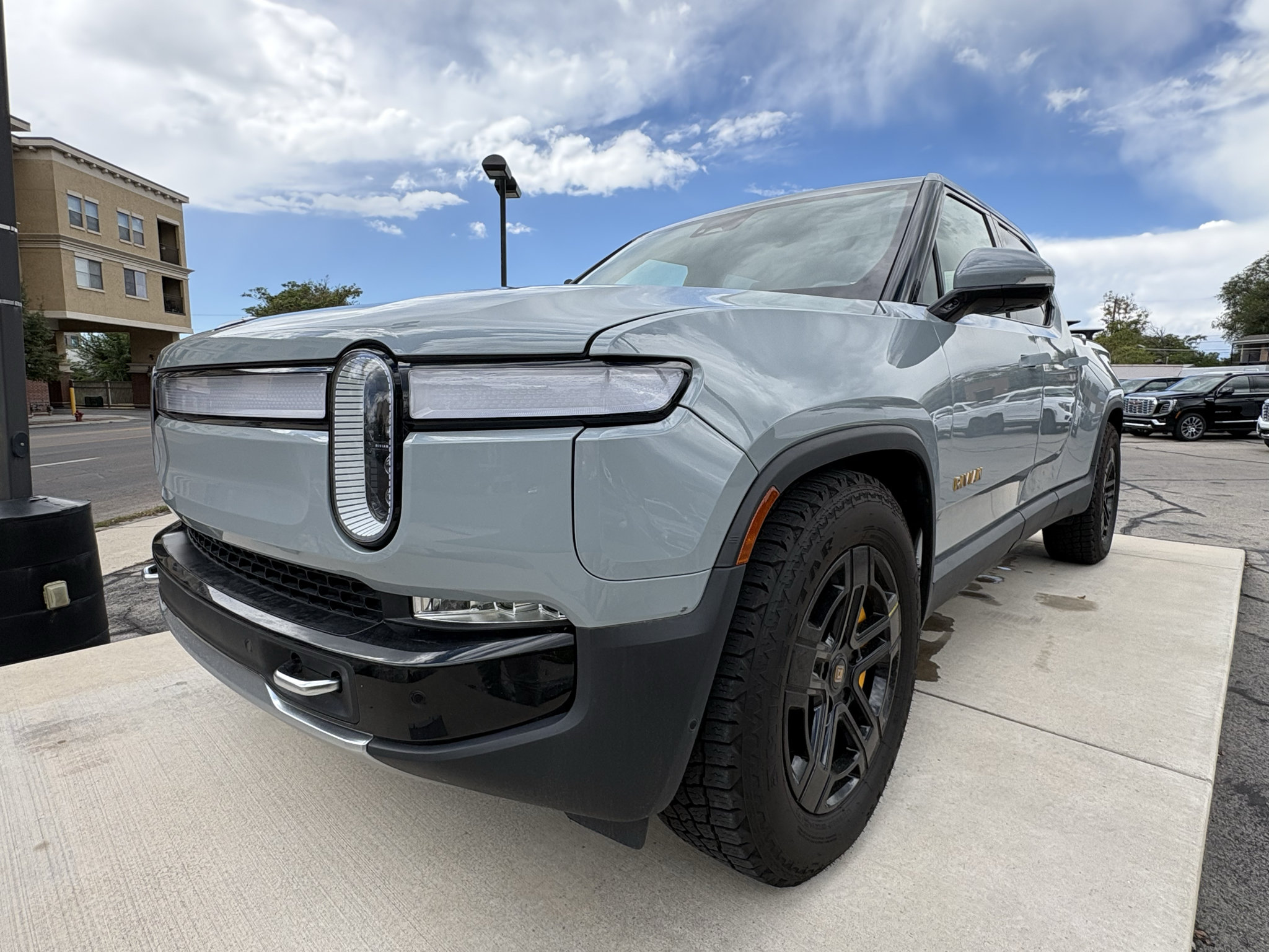 Used 2023 Rivian R1T Adventure Quad AWD/4WD image 15