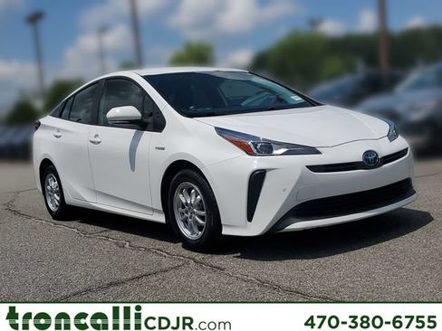 Used 2022 Toyota Prius LE FWD image 1