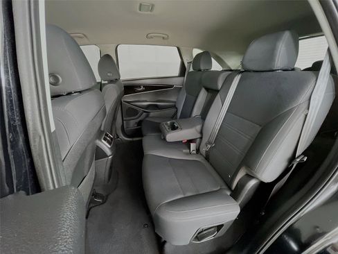 Used 2019 Kia Sorento S image 26