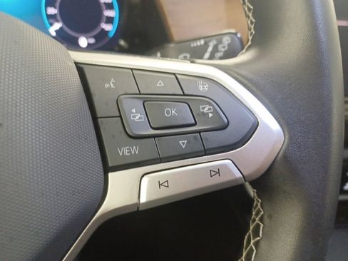 Used 2025 Volkswagen Atlas SE FWD image 22