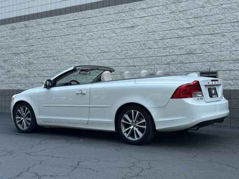 Used 2012 Volvo C70 T5 w/ Climate Pkg FWD image 2