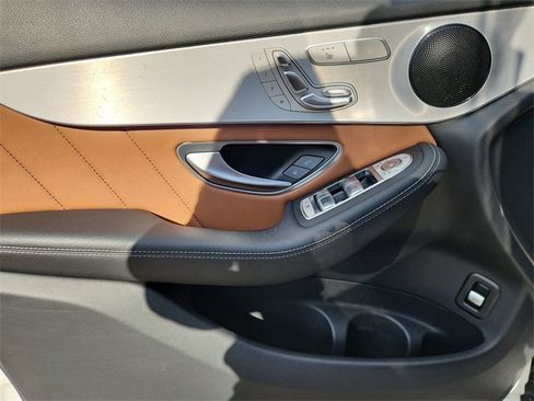 Used 2022 Mercedes-Benz GLC 300 image 21