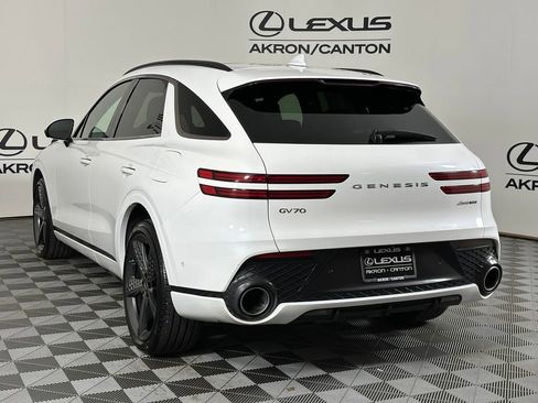 Used 2022 Genesis GV70 3.5T Sport w/ Sport Prestige Package AWD/4WD image 9