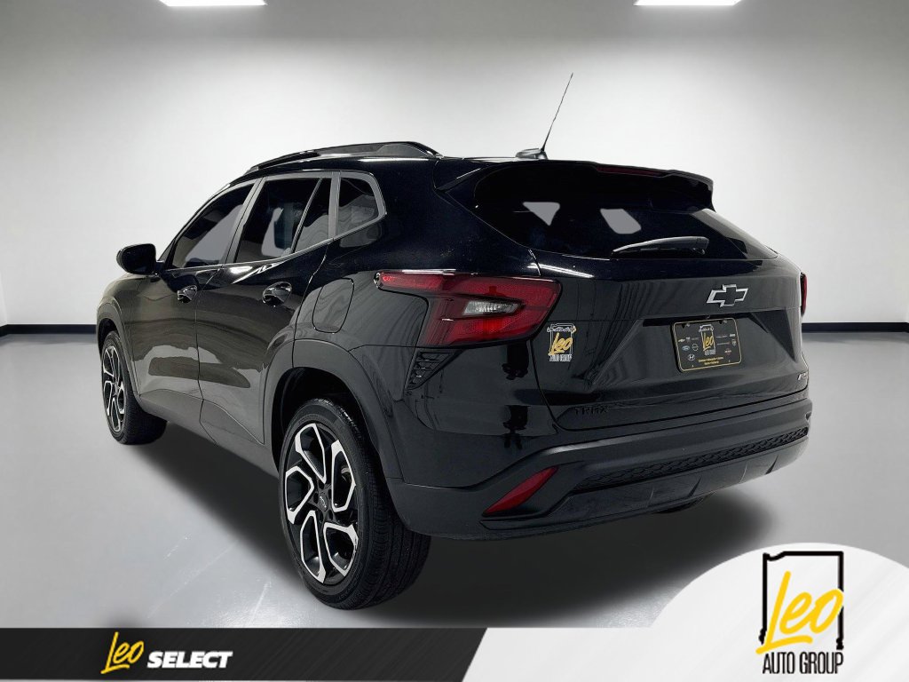 Used 2024 Chevrolet Trax RS w/ Driver Confidence Package FWD image 10
