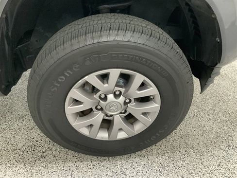 Used 2018 Toyota Tacoma SR5 image 8