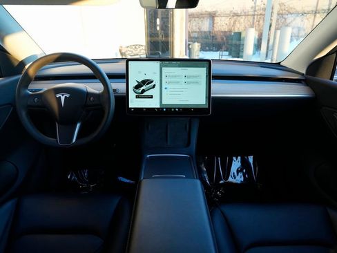 Used 2021 Tesla Model Y Long Range image 36