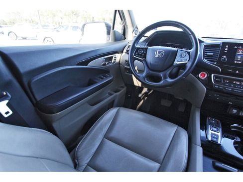 Used 2021 Honda Pilot Touring image 14