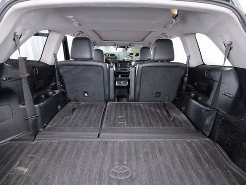 Used 2017 Toyota Highlander Limited image 36