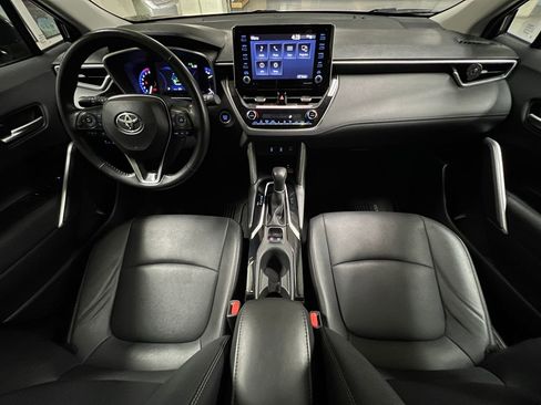 Certified 2022 Toyota Corolla Cross XLE image 26