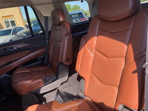 Used 2019 Cadillac Escalade Premium Luxury AWD/4WD image 31
