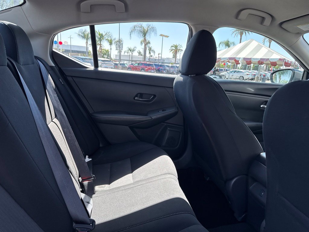 Used 2024 Nissan Sentra SV FWD image 9
