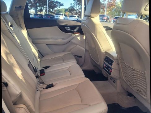 Used 2018 Audi Q7 3.0T Prestige w/ Prestige Package image 26