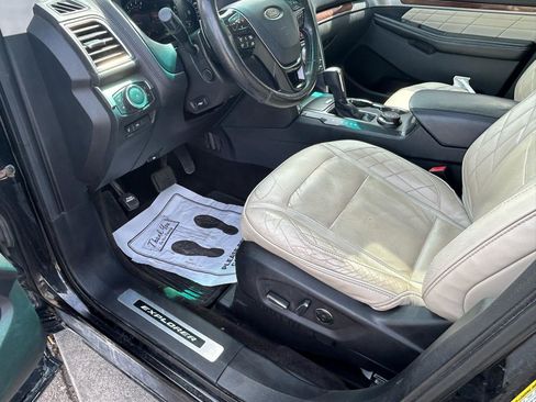 Used 2016 Ford Explorer Platinum AWD/4WD image 10
