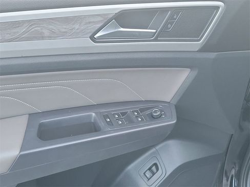 Used 2021 Volkswagen Atlas Cross Sport SE image 24