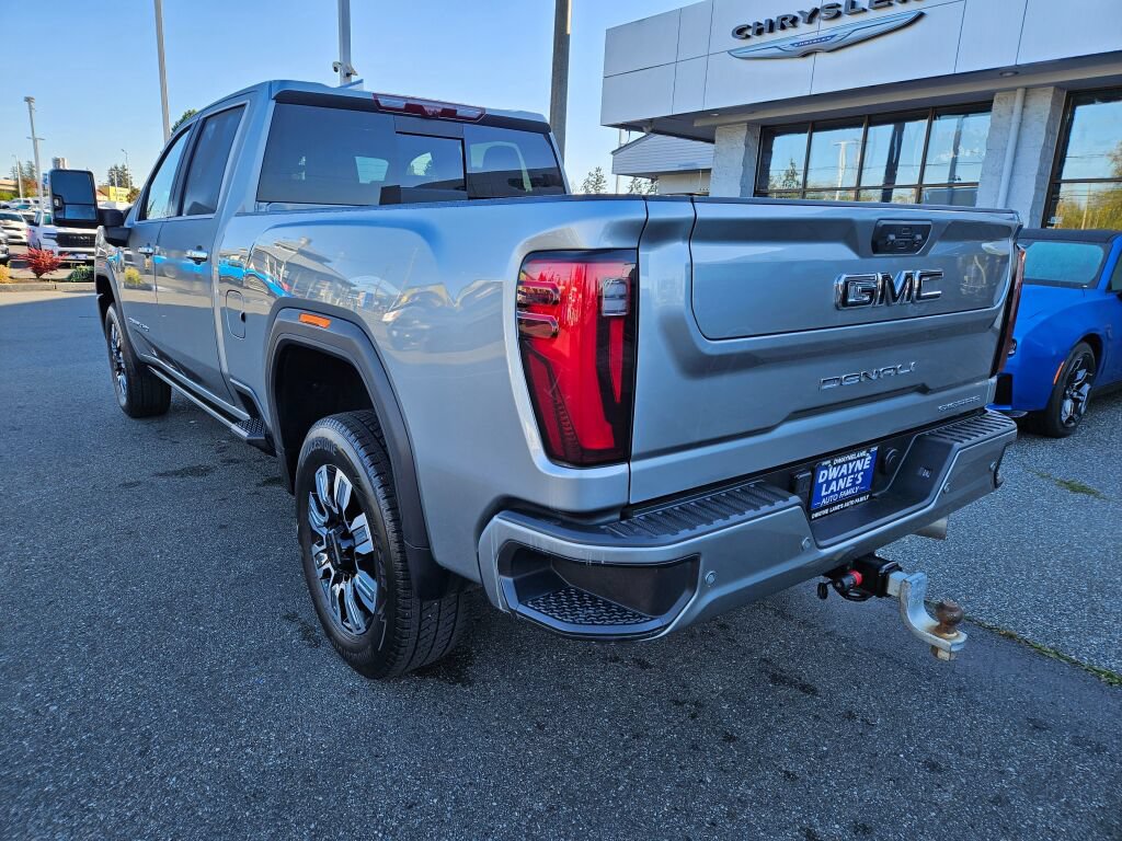 Used 2024 GMC Sierra 3500 Denali Ultimate AWD/4WD image 3
