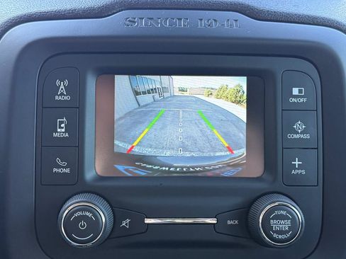 Used 2017 Jeep Renegade Latitude w/ Popular Equipment Group FWD image 26