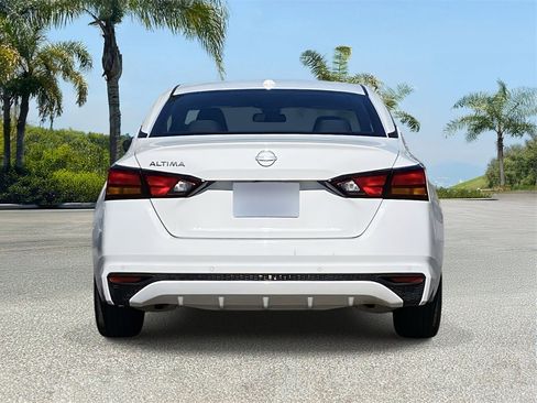 Certified 2025 Nissan Altima 2.5 S image 3