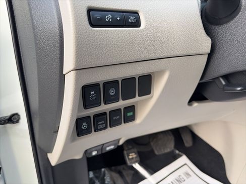 Used 2022 Nissan Rogue Sport SV image 14