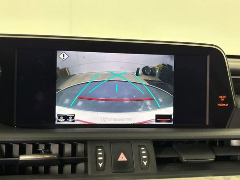 Used 2019 Lexus ES 350 Luxury w/ Accessory Package 2 image 20