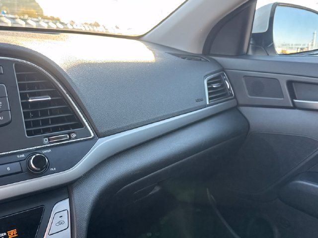 Used 2018 Hyundai Elantra SE FWD image 34