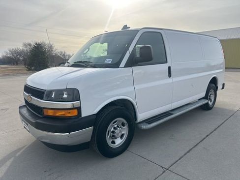 Used 2024 Chevrolet Express 2500 w/ Driver Convenience Package image 7