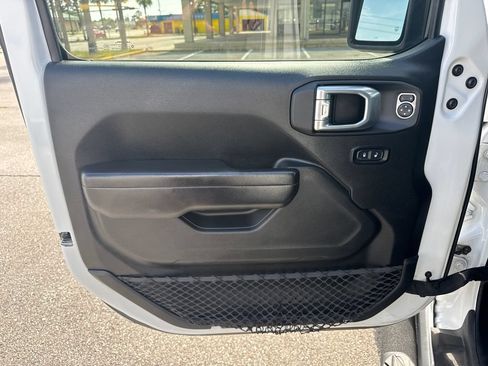 Used 2021 Jeep Wrangler Unlimited Sport AWD/4WD image 11