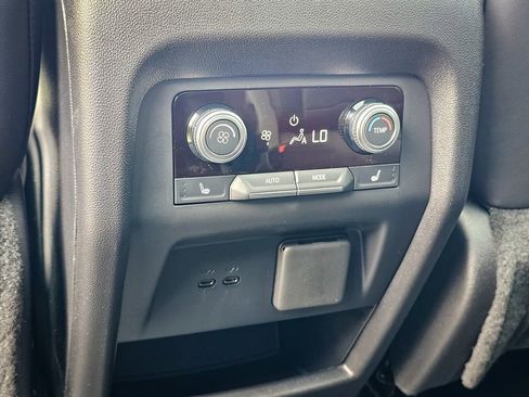 New 2026 GMC Acadia Elevation image 34