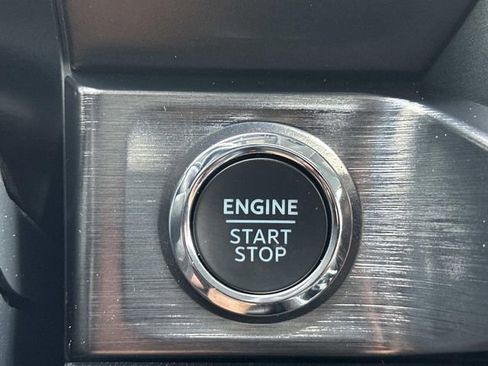 Used 2025 Ford F350 Lariat w/ Black Appearance Package image 31