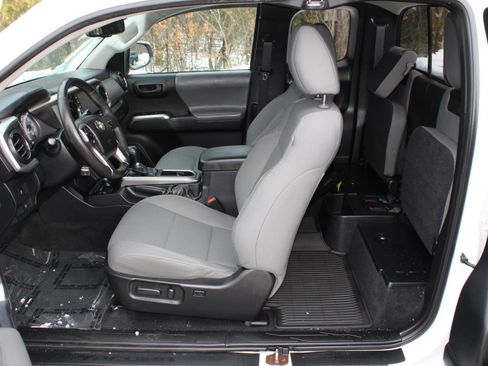 Used 2021 Toyota Tacoma SR5 image 12