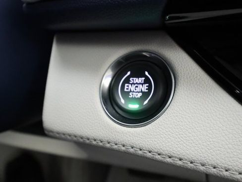 Used 2025 Buick Enclave Avenir image 18