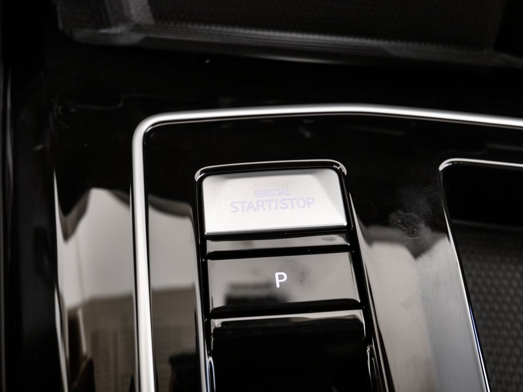 Certified 2026 Volkswagen Golf AWD/4WD image 20