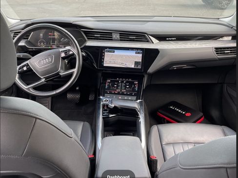 Used 2021 Audi e-tron Premium w/ Convenience Plus Package AWD/4WD image 5