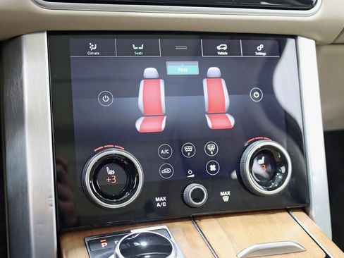 Used 2018 Land Rover Range Rover HSE image 26