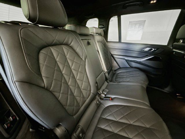 Used 2026 BMW X7 xDrive40i w/ M Sport Package AWD/4WD image 30