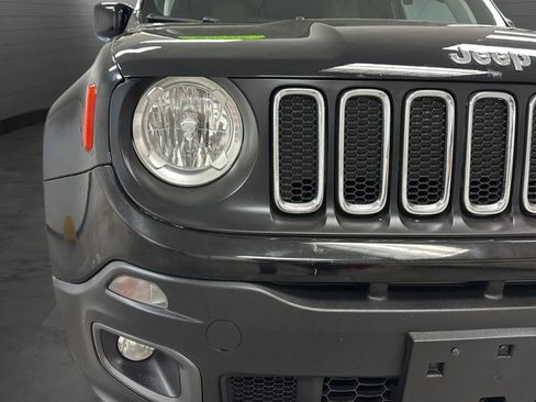 Used 2018 Jeep Renegade Latitude w/ Popular Equipment Group FWD image 32
