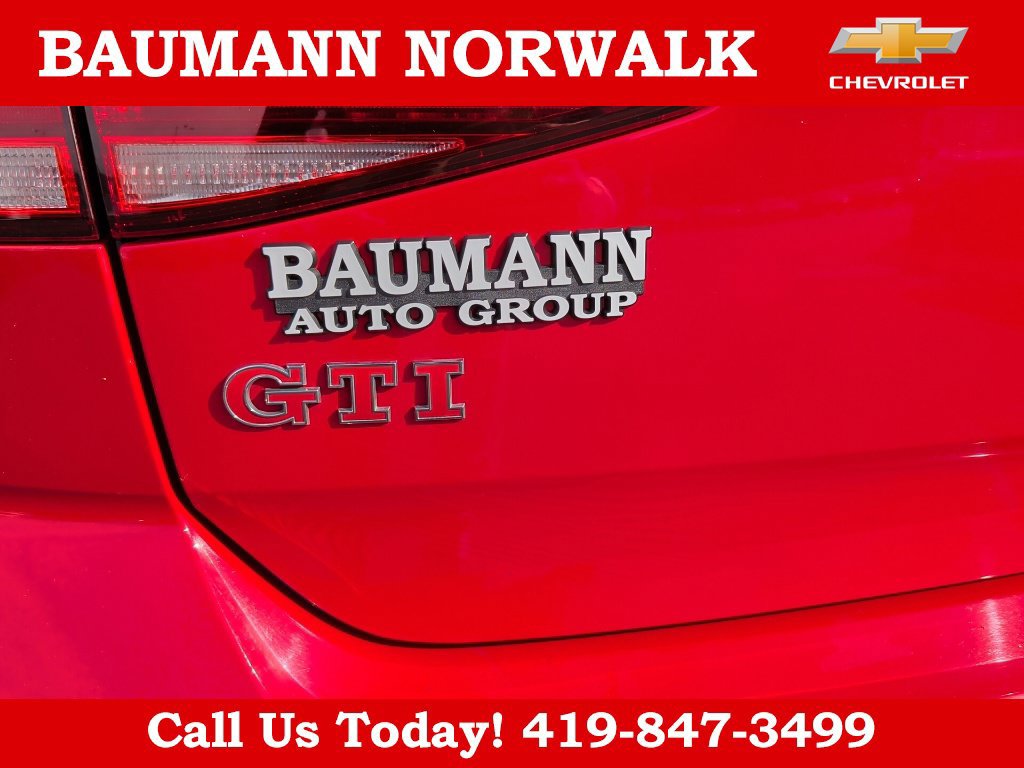Used 2021 Volkswagen GTI SE FWD image 13