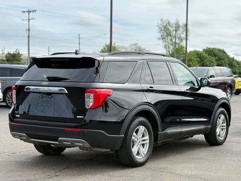 Used 2020 Ford Explorer XLT w/ Equipment Group 202A AWD/4WD image 39