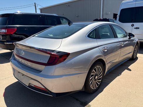 Used 2023 Hyundai Sonata Limited w/ Cargo Package FWD image 7