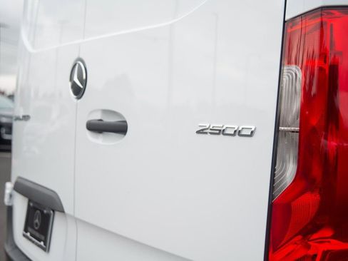 New 2025 Mercedes-Benz Sprinter 2500 image 16