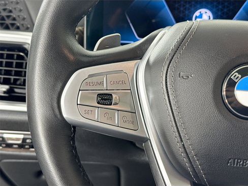Used 2023 BMW X7 xDrive40i w/ Premium Package image 18