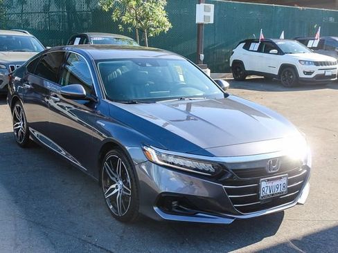 Used 2022 Honda Accord Touring image 3