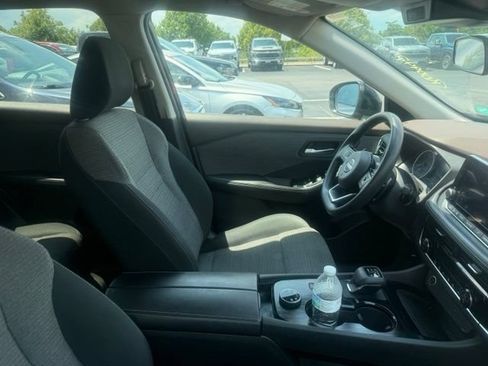 Used 2022 Nissan Rogue SV AWD/4WD image 5