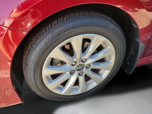 Used 2018 Toyota Camry LE FWD image 30