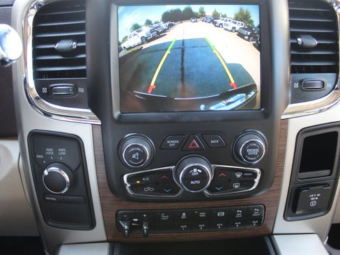 Used 2016 RAM 3500 Laramie image 29