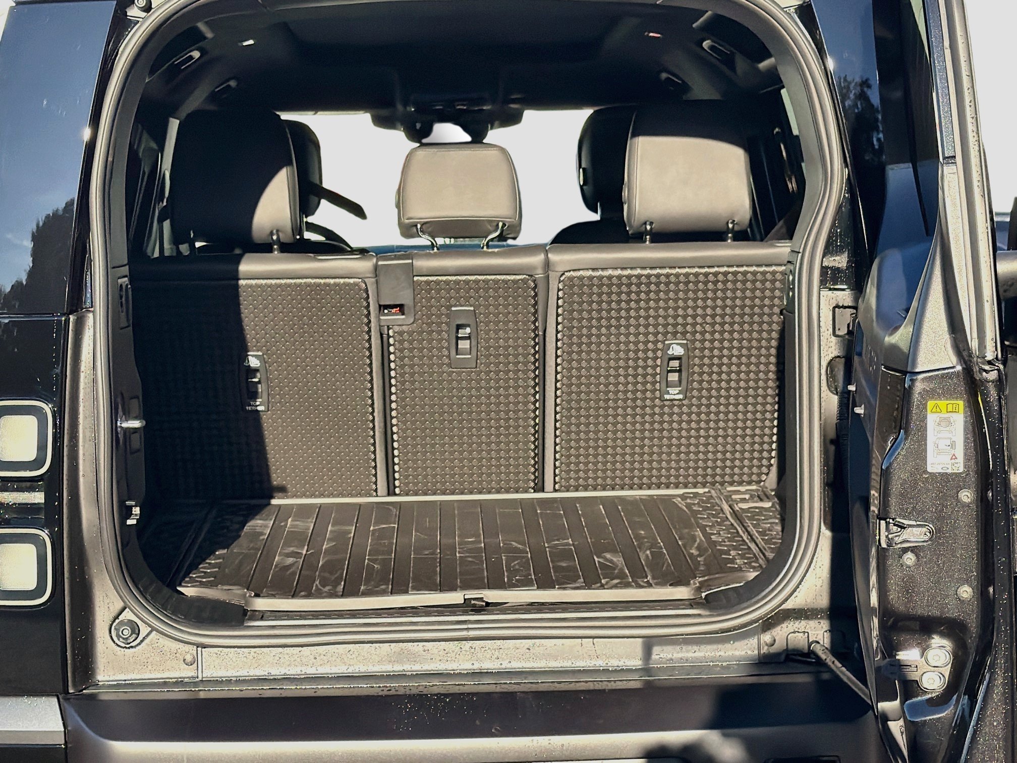 New 2026 Land Rover Defender 110 X-Dynamic SE AWD/4WD image 11